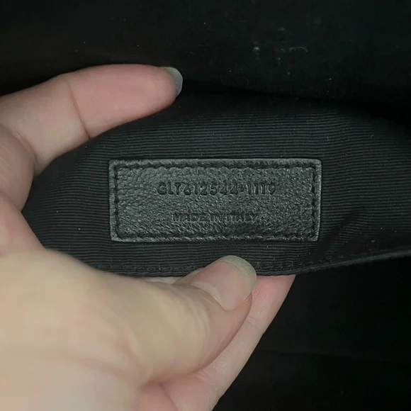 SAINT LAURENT LOU CAMERA BAG IN QUILTED LEATHER - Picture 15 of 17